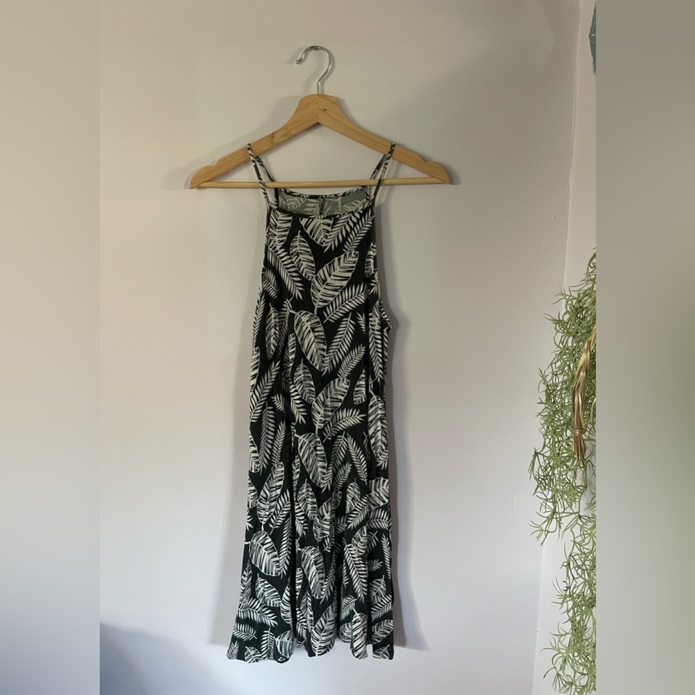 Dress - Picture 2 of 6